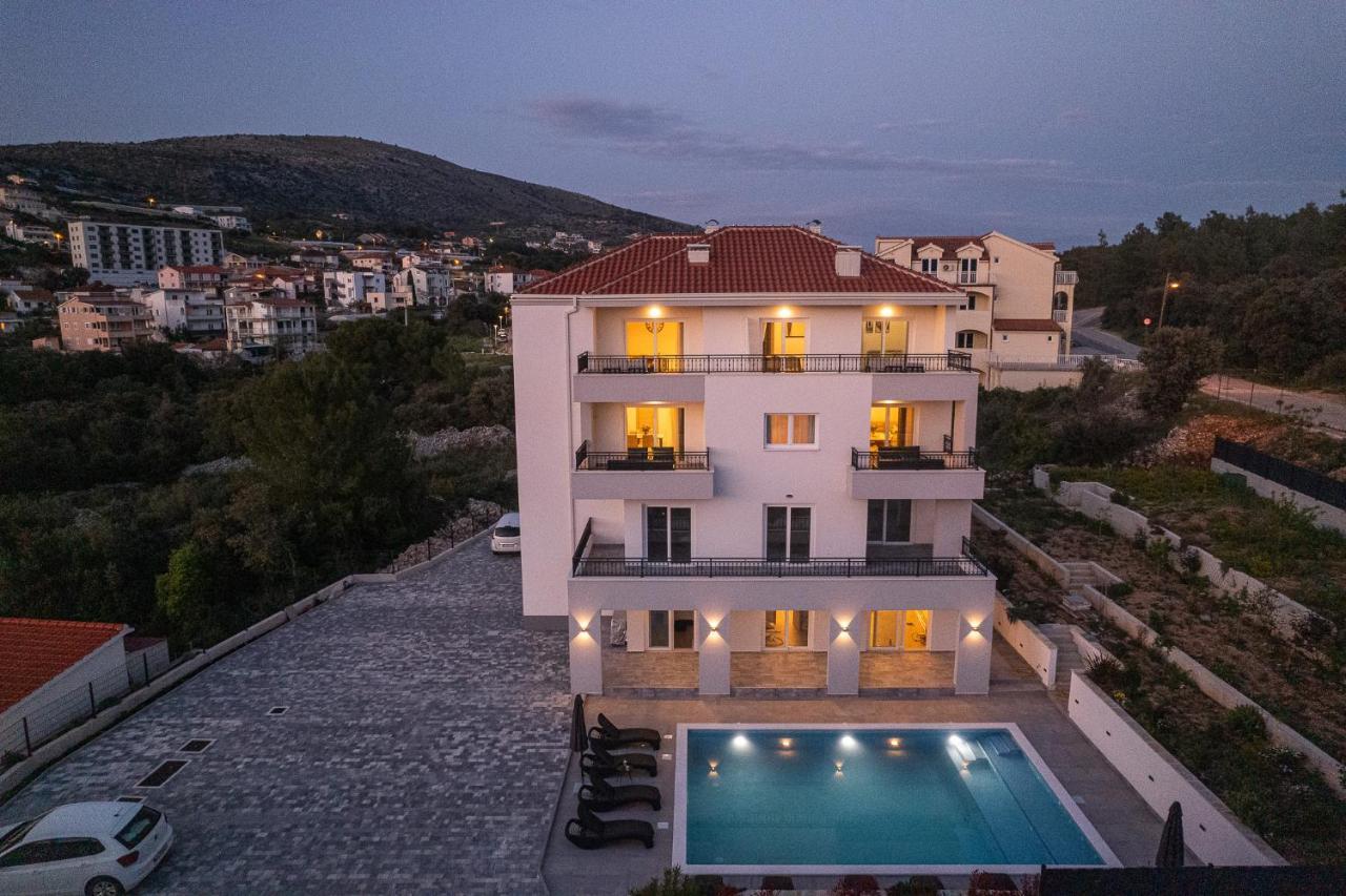 Villa Barbara & Zoran With Heated Swimming Pool Seget Vranjica Exterior photo